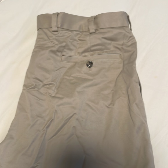 Brooks Brothers Lightweight Advantage 9” inseam chinos Khaki - Picture 3 of 3